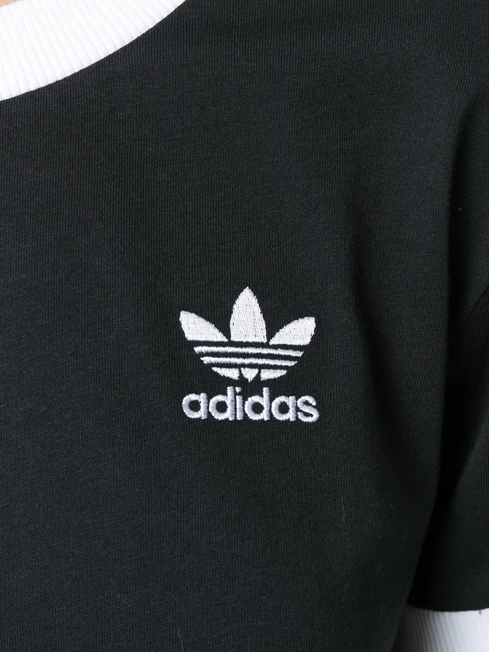 adidas T-shirt met klassieke streepdetail Zwart