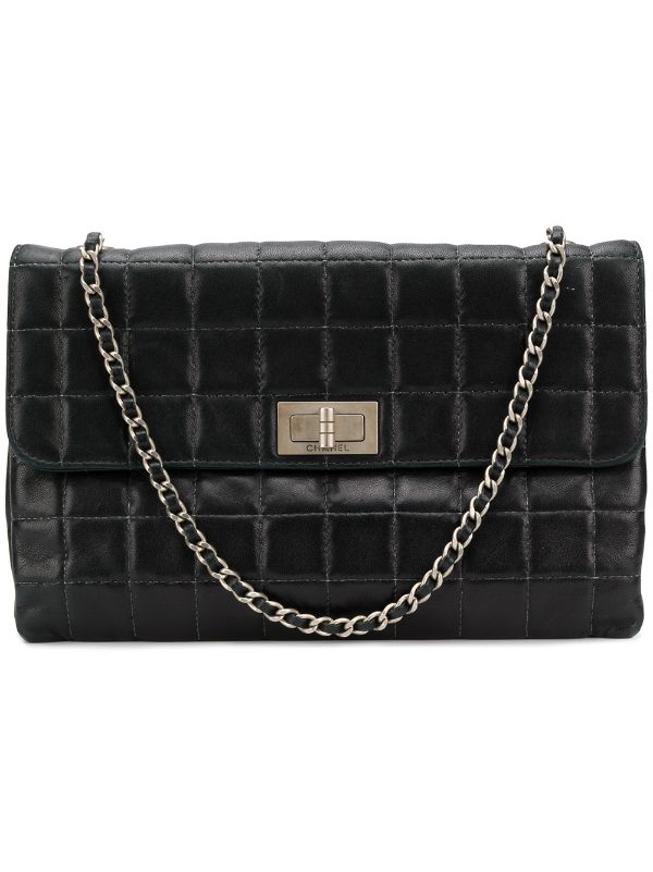 chanel quilted shoulder bag