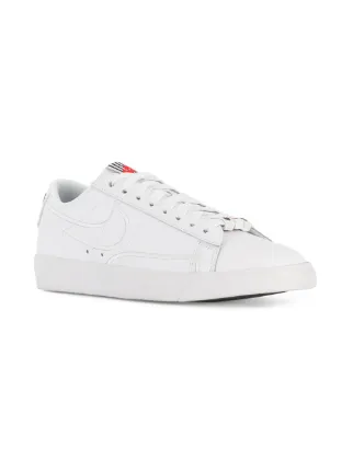 nike blazer low se lx