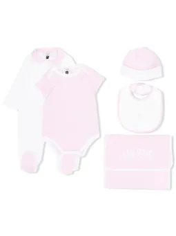 conjunto de pelele, gorro, babero y bolsa