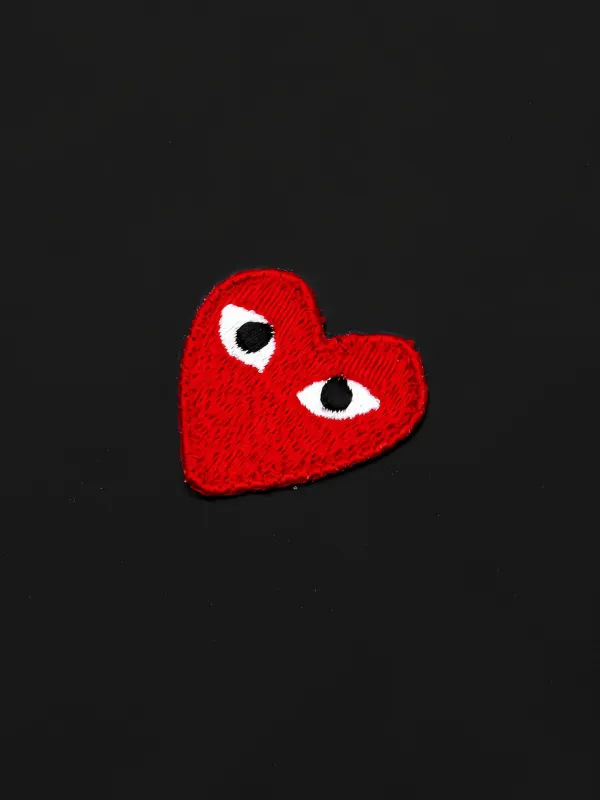 COMME DES GARÇONS PLAY ハート パッチ Comme Des Garçons Play heart-patch zip-up Hoodie | Black | FARFETCH