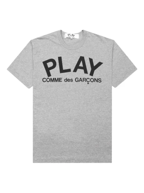 Comme Des Garçons Play playera con logo estampado