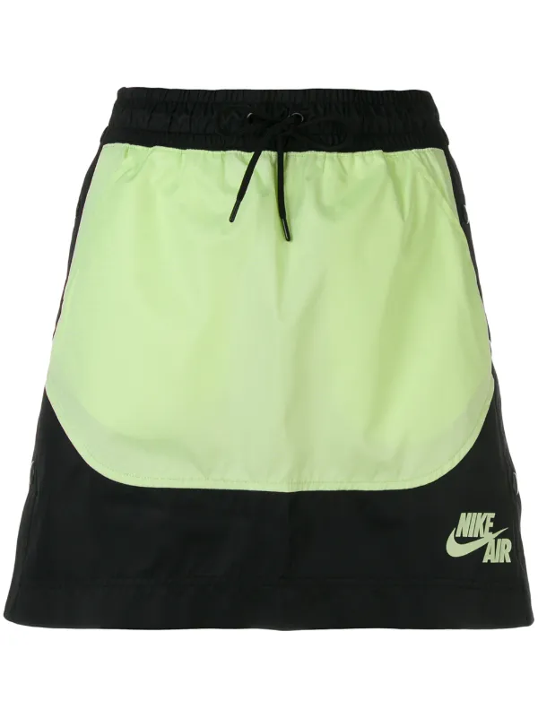 falda short deportiva nike