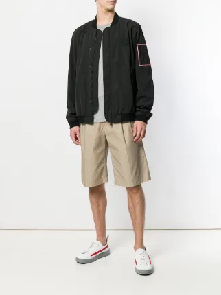 Moncler Chinos Larga sección Moncler Chinos Larga sección