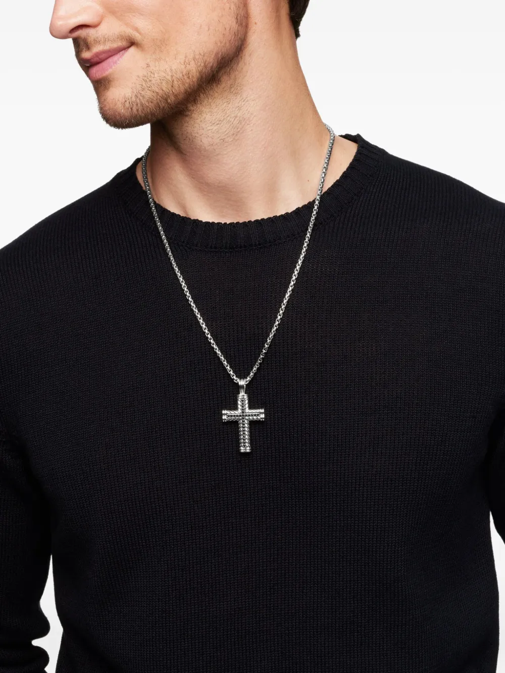 David Yurman Pendente Chevron Cross in argento sterling con diamanti (41,7mm) | Image 2