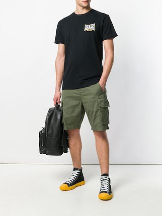 double pocket cargo shorts展示图