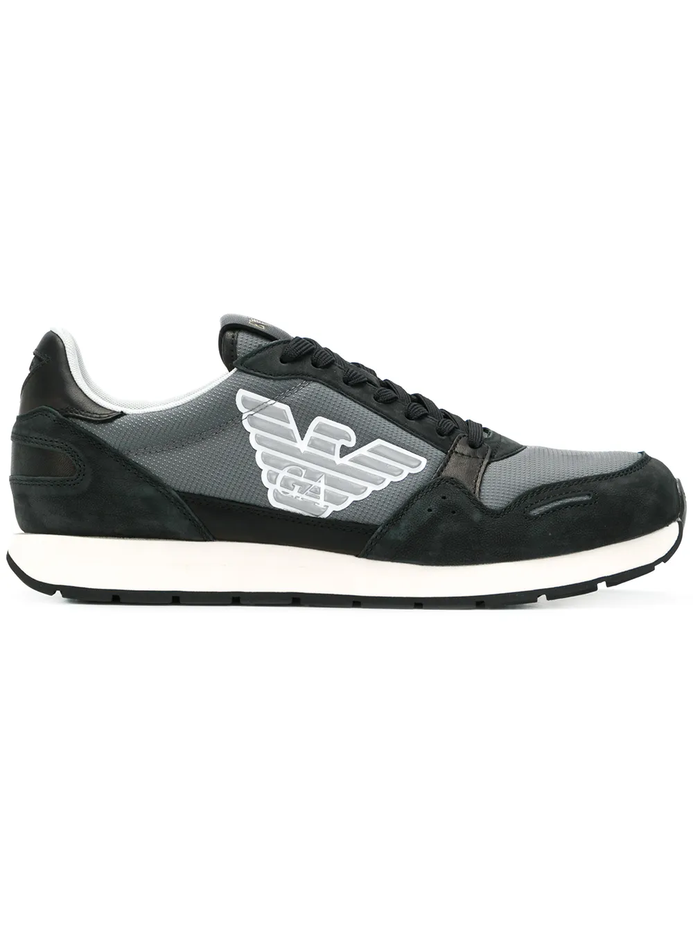 Emporio Armani Sneakers - Tendenza classica, vale la pena avere Emporio Armani Sneakers - Tendenza classica, vale la pena avere