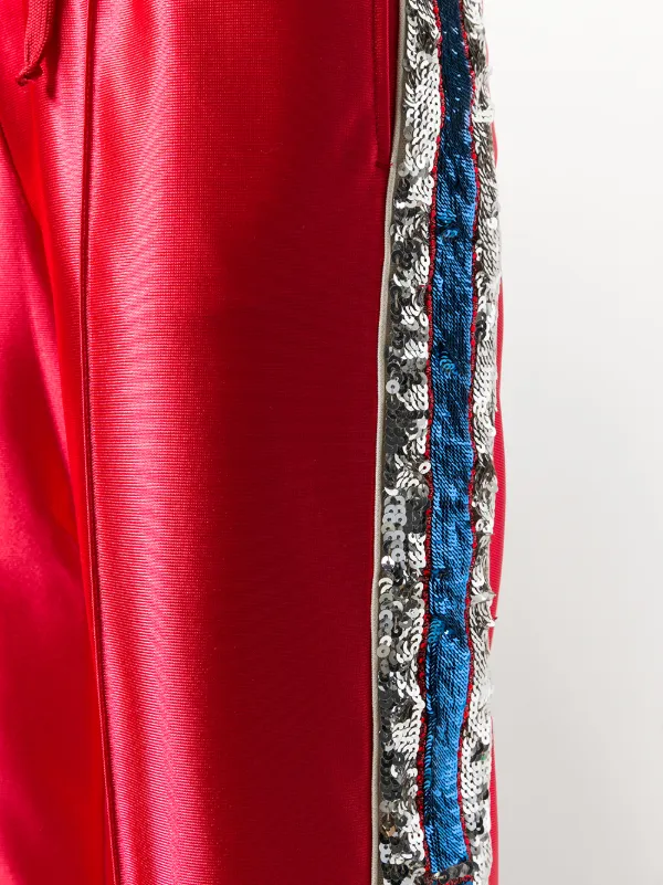 Rote Hose mit Pailletten und vier Taschen