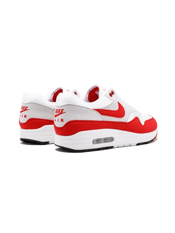 Red and white nike hot sale trainers