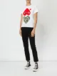 الصورة 2 من Comme Des Garçons Play تيشيرت بطباعة قلوب