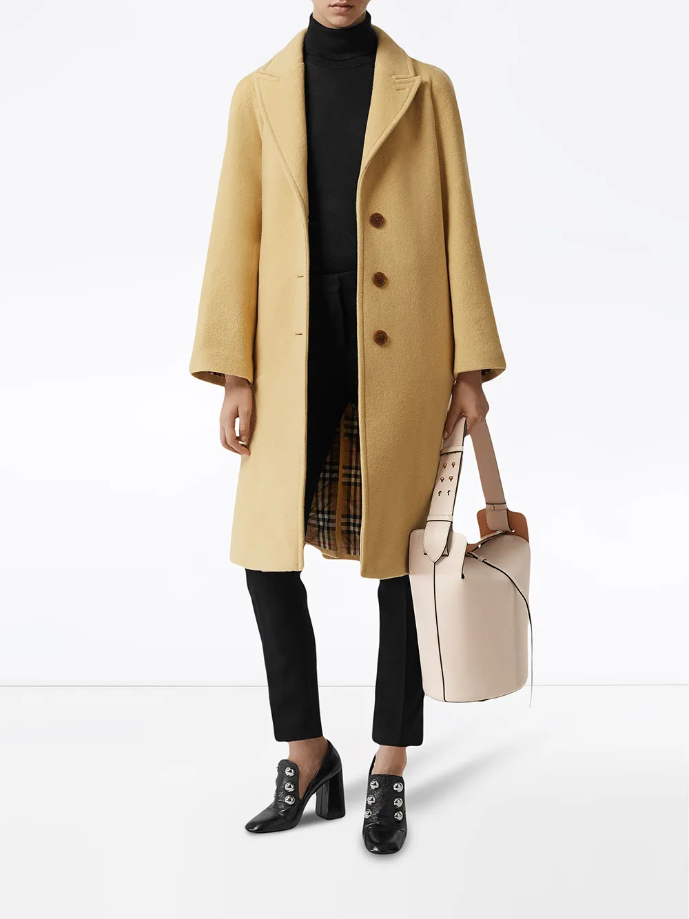 burberry the medium leather bucket bag