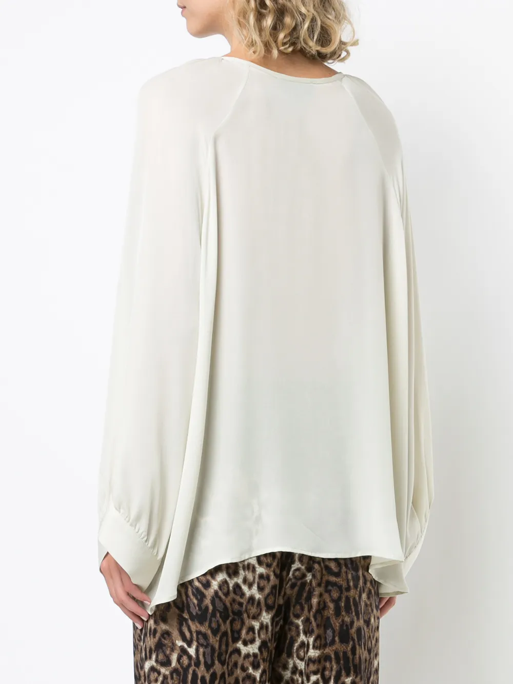 Nili Lotan zwierige blouse met stropdas Wit