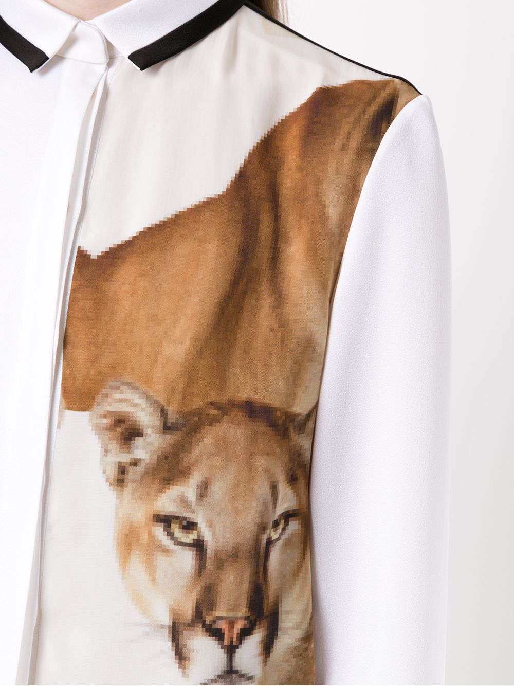 фото Gloria coelho lion shirt