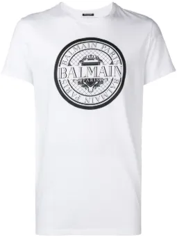 Camiseta com logo