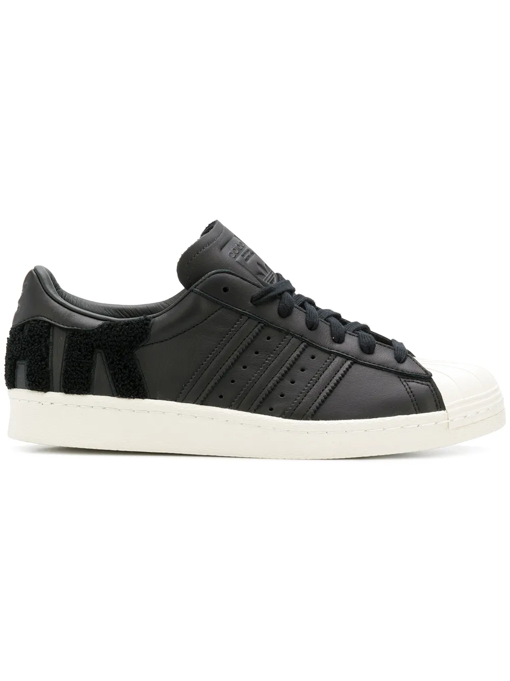 Adidas Lace Fastened Sneakers - Tendenza classica, vale la pena avere Adidas Lace Fastened Sneakers - Tendenza classica, vale la pena avere