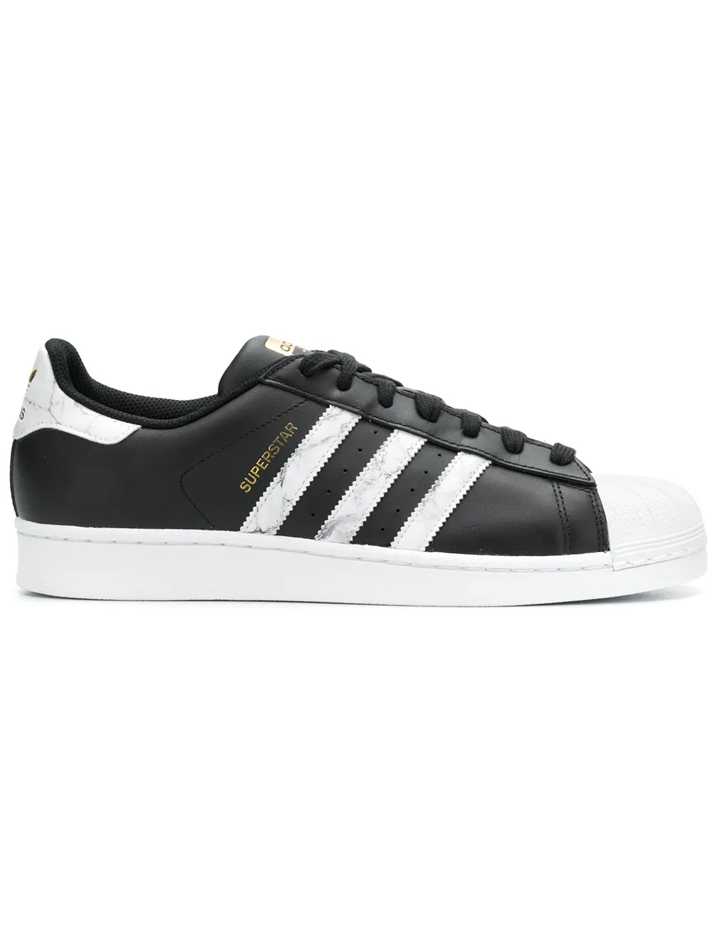 Adidas Superstar Sneakers - Tendenza classica, vale la pena avere Adidas Superstar Sneakers - Tendenza classica, vale la pena avere