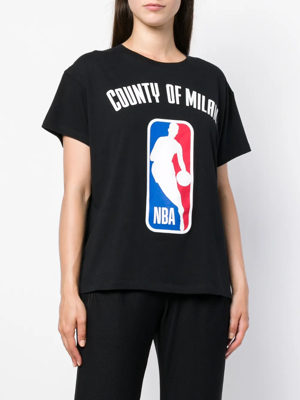 COUNTY OF MILAN logo NBA T-shirt Zwart