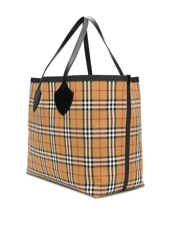 Burberry large bucket bag clearance
