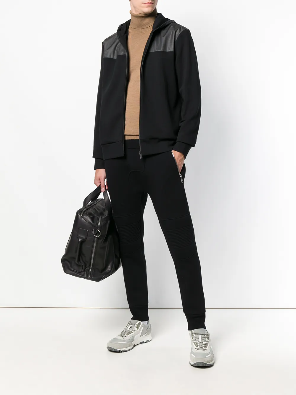 фото Fendi куртка на молнии с капюшоном