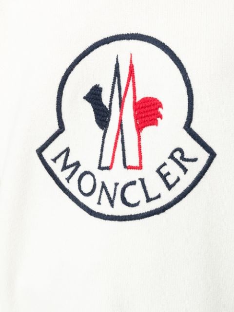 Moncler logo. Монклер эмблема. Монклер вышитый логотип. Moncler бренд логотип. Новая эмблема Moncler.