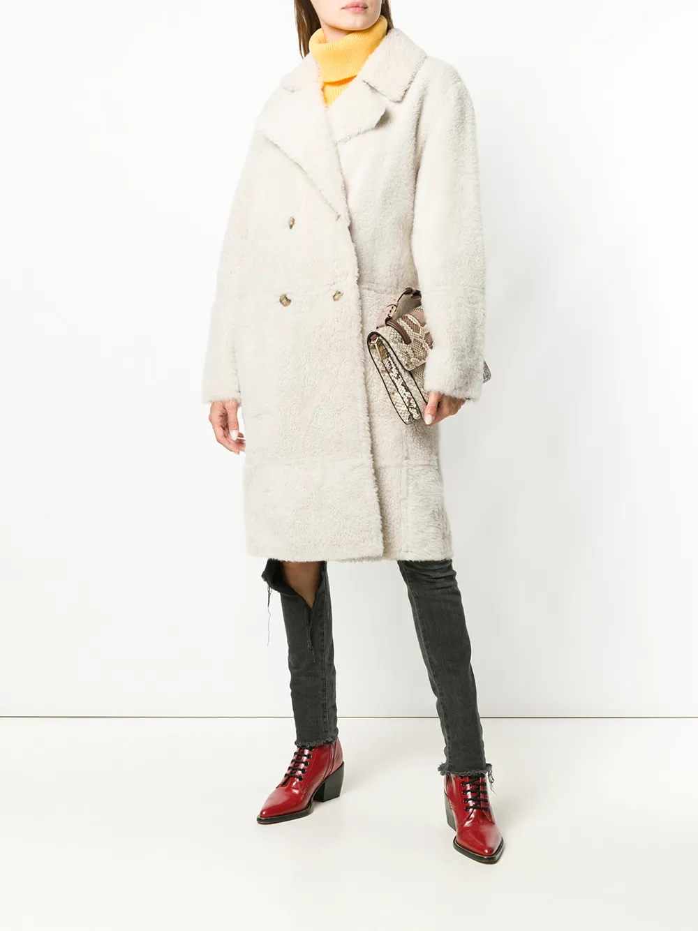 Yves Salomon abrigo oversize de borreguillo | Abrigos con doble botonadura y chaquetones | Image 2