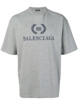 Camiseta com logo 'BB'