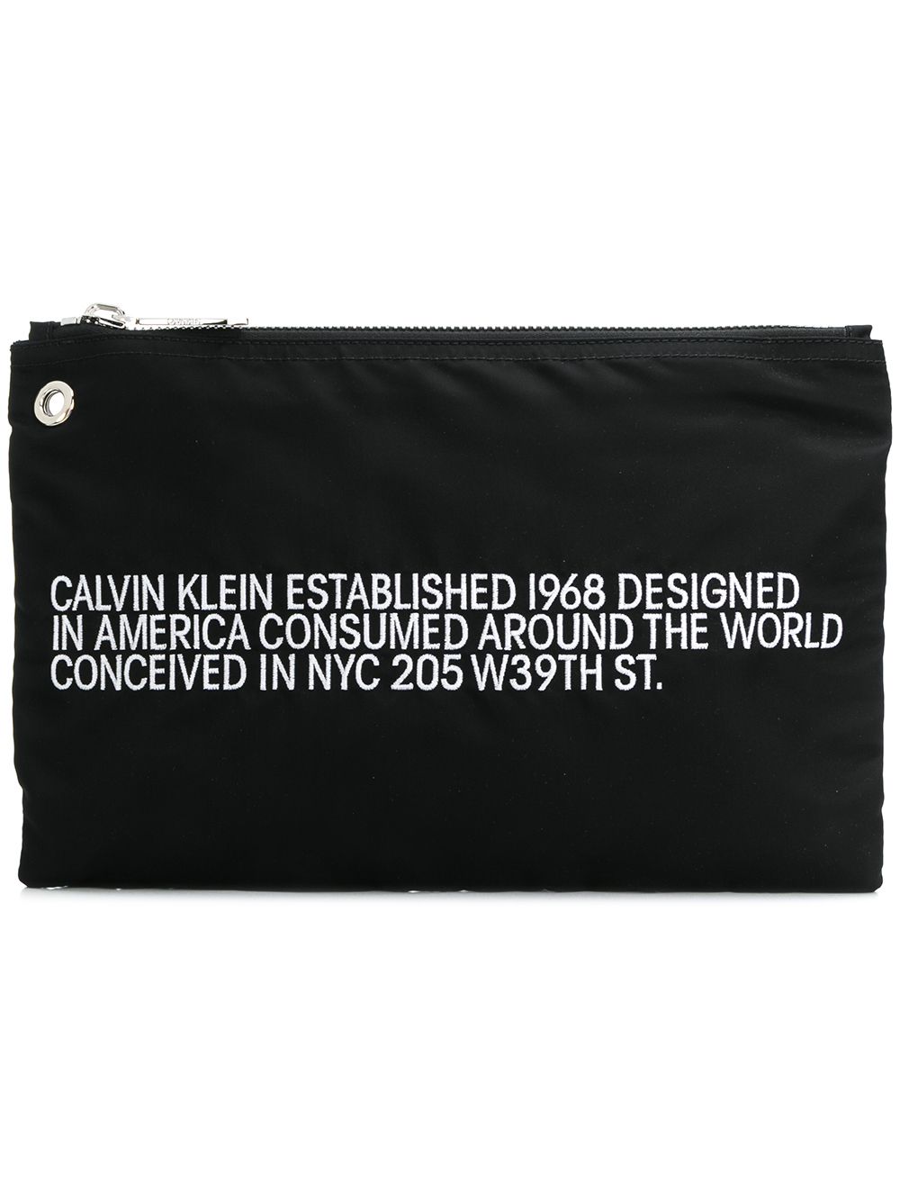 фото Calvin Klein 205W39nyc клатч с вышивкой истории бренда