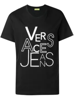 Camiseta com estampa de logo