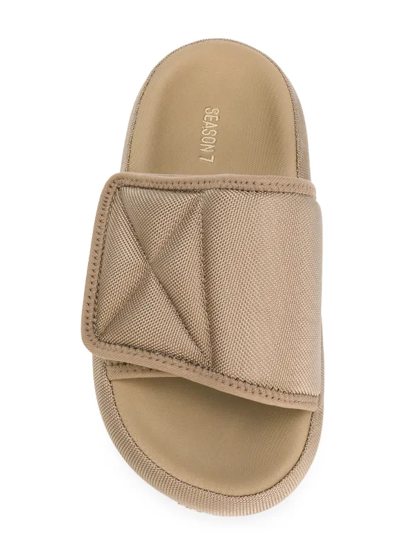 yeezy chunky slippers