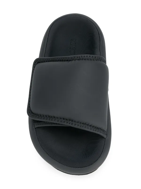 yeezy chunky slippers