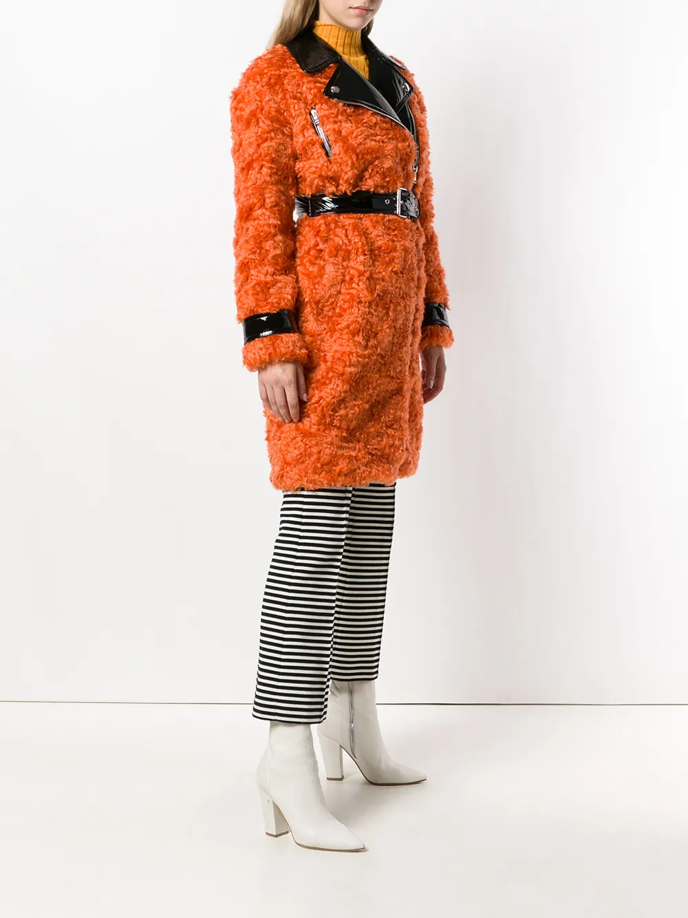 Moschino belted shearling coat Oranje