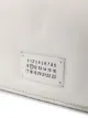 Maison Margiela حقيبة بحمالة كتف مزينة بشعار