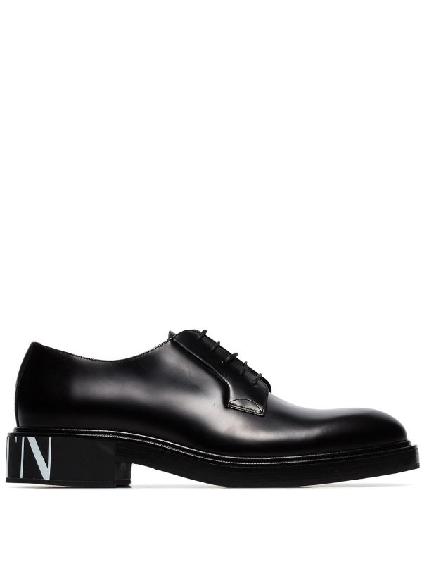 Valentino Garavani Black Logo Print Leather Derby Shoes Farfetch Com