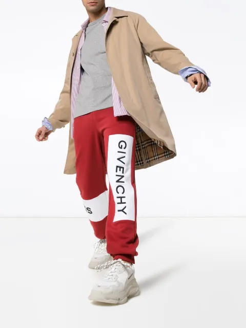 กางเกง GIVENCHY brick red large logo embroidered sweatpants แต่งตัววินเทจ แต่งตัวสตรีท