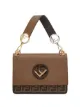 الصورة 1 من Fendi حقيبة كتف كان اي اف