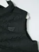 Emporio Armani Kids سترة بشعار بلا أكمام مبطنة