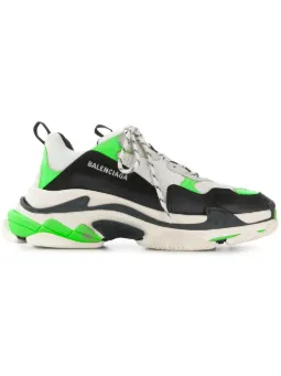 Tênis Triple S