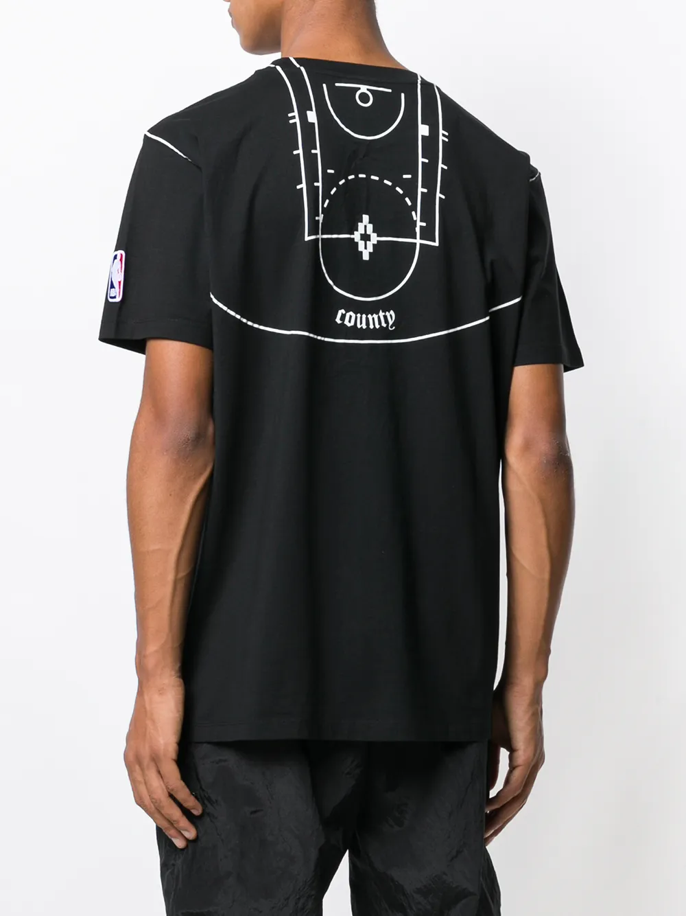 COUNTY OF MILAN NBA Court T-shirt Zwart