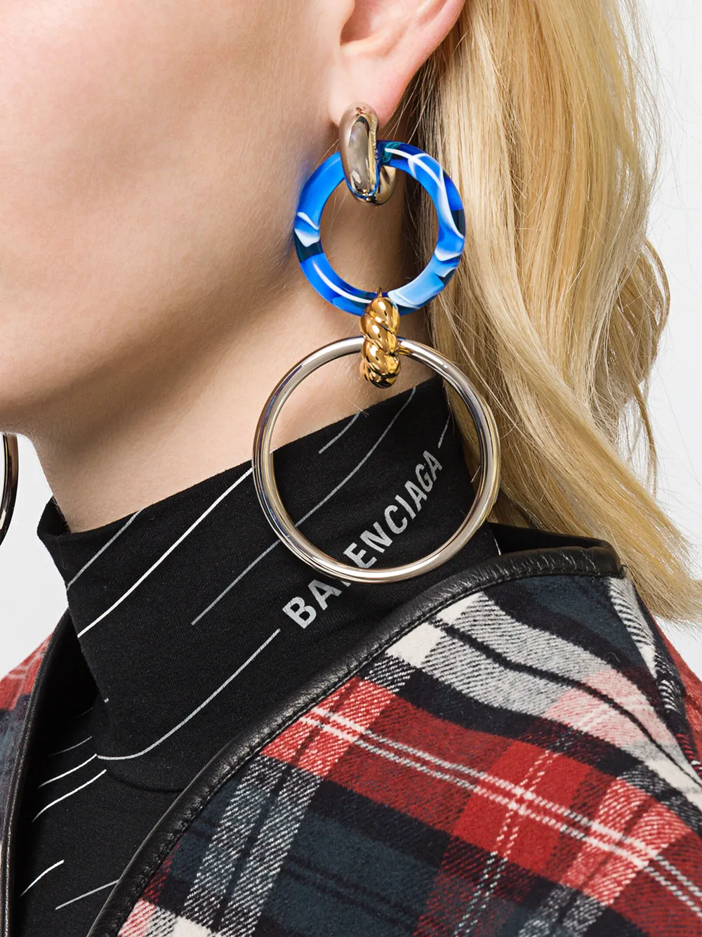 серьги balenciaga серьги b chain xs 655286tz99s. сережки balenciaga. серьги balenciaga bb 657184tz05g. баленсиага серьги 2022.