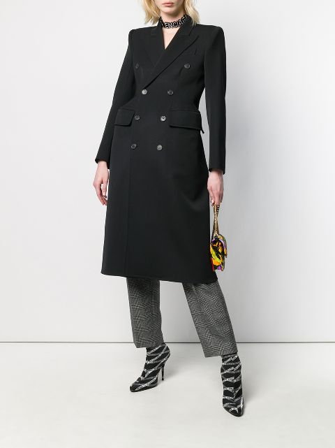 coat for hourglass figure