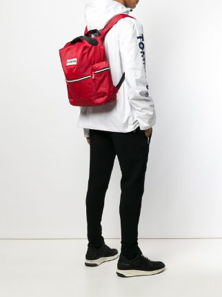 water-resistant backpack展示图