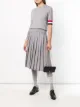 الصورة 2 من Thom Browne محفظة مستطيلة بقلاب وسلسلة قصيرة