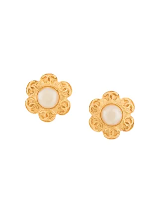 Chanel Vintage Cc Logos Imitation Pearl Earrings Chanel Vintage Cc Logos Imitation Pearl Earrings