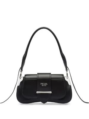 Väskor från Prada dam Shoppa MALTEMPIs urval på Farfetch Väskor från Prada Dam Farfetch