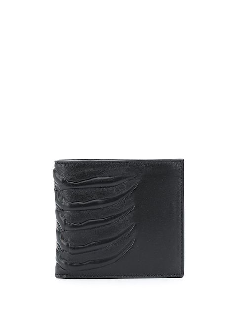 Alexander McQueen billetera con diseño en relieve