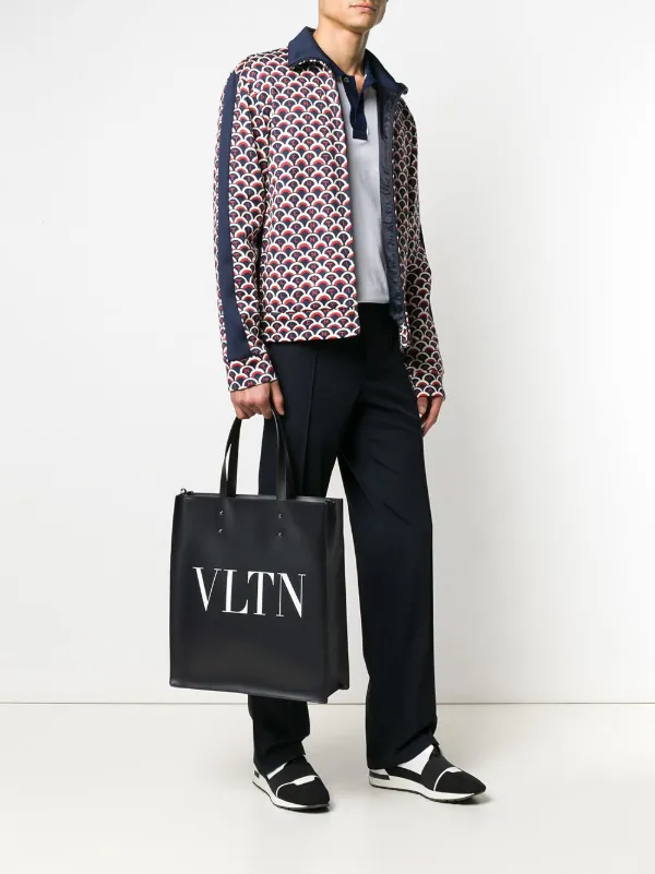 Valentino Garavani ヴァレンティノ・ガラヴァーニ VLTN トートバッグ