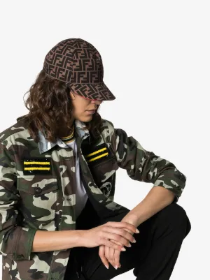 Nuova collezione di cappelli da donna di Fendi su FARFETCH
