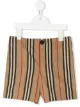 الصورة 1 من Burberry Kids شورت تشينو مخطط