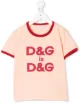 الصورة 1 من Dolce & Gabbana Kids تيشيرت بشعار وأكمام قصيرة