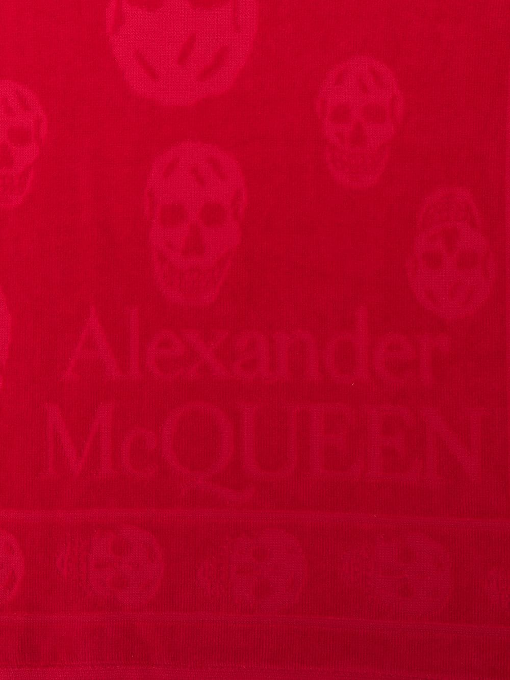 фото Alexander mcqueen пляжное полотенце с логотипом